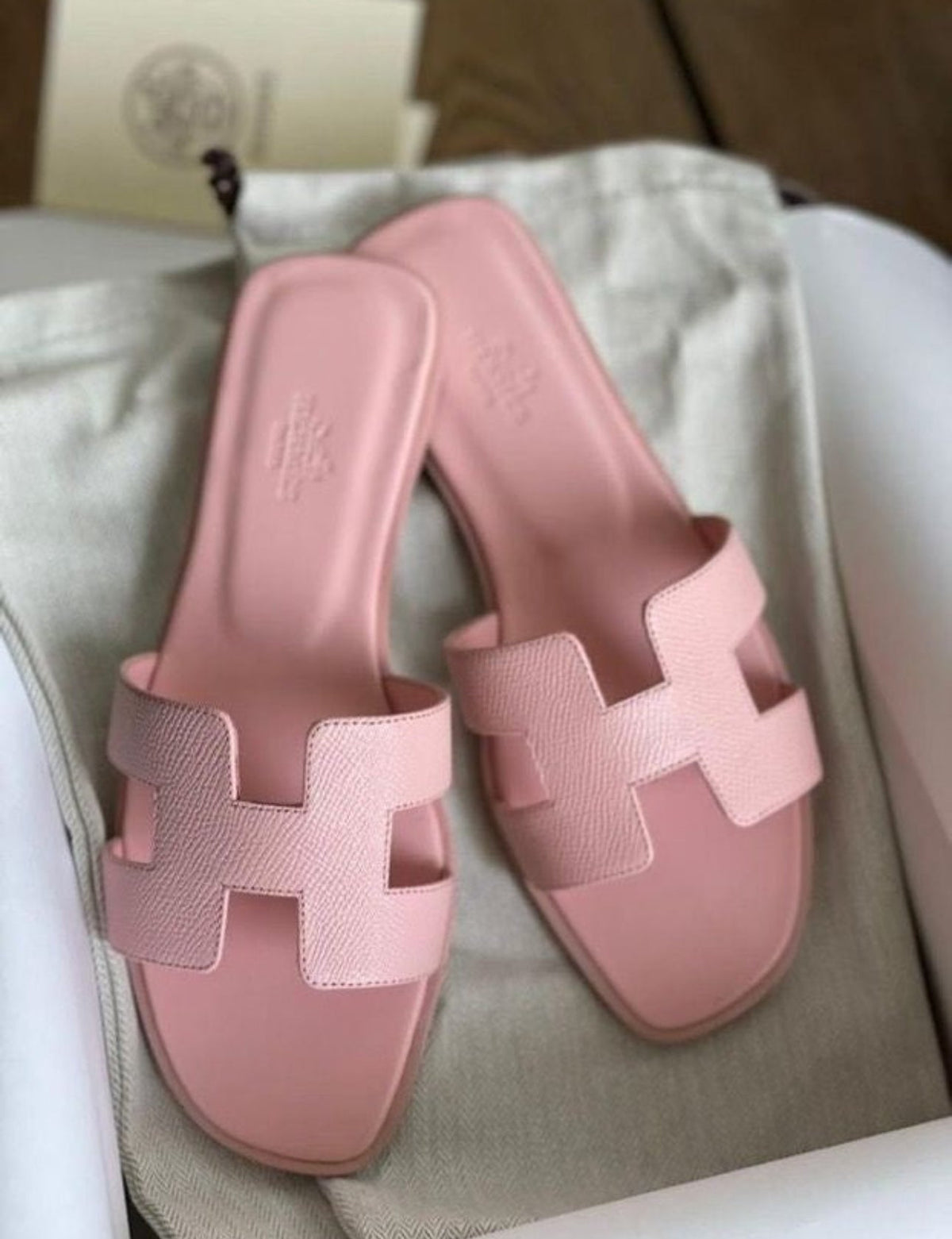 it girl light pink sandals