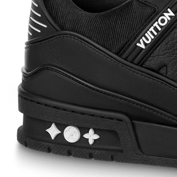 "LV-Trainer" All Black